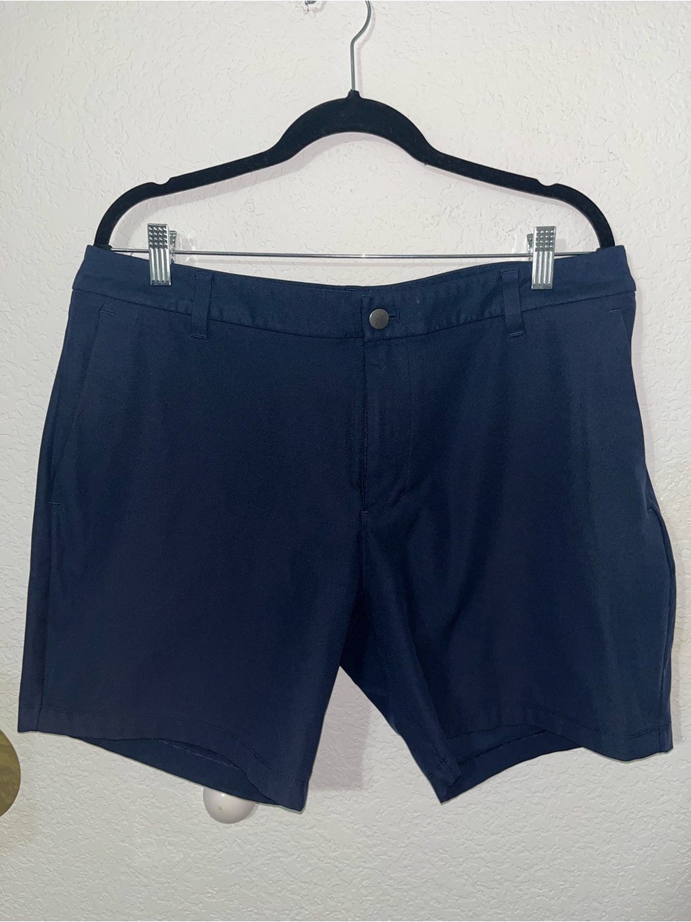 Lululemon men’s navy shorts